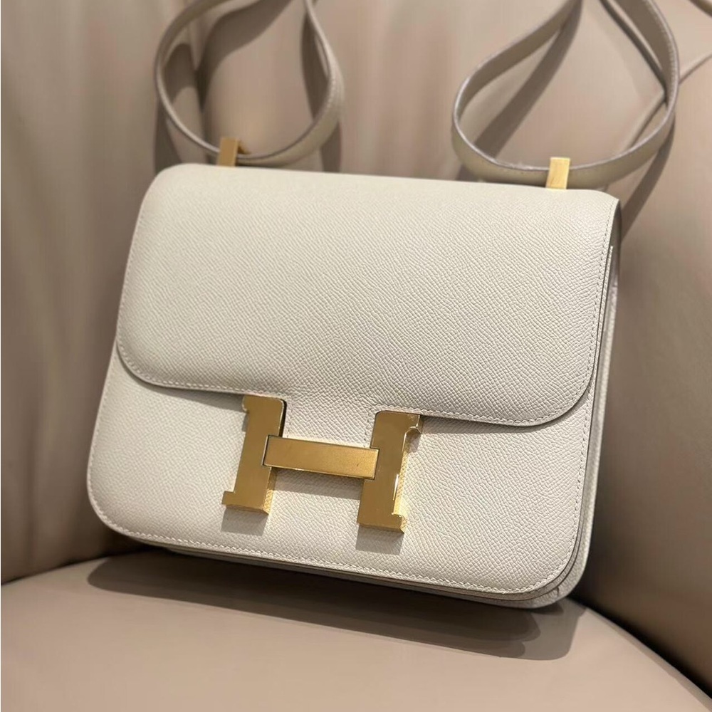 Elegant White Designer Shoulder Bag